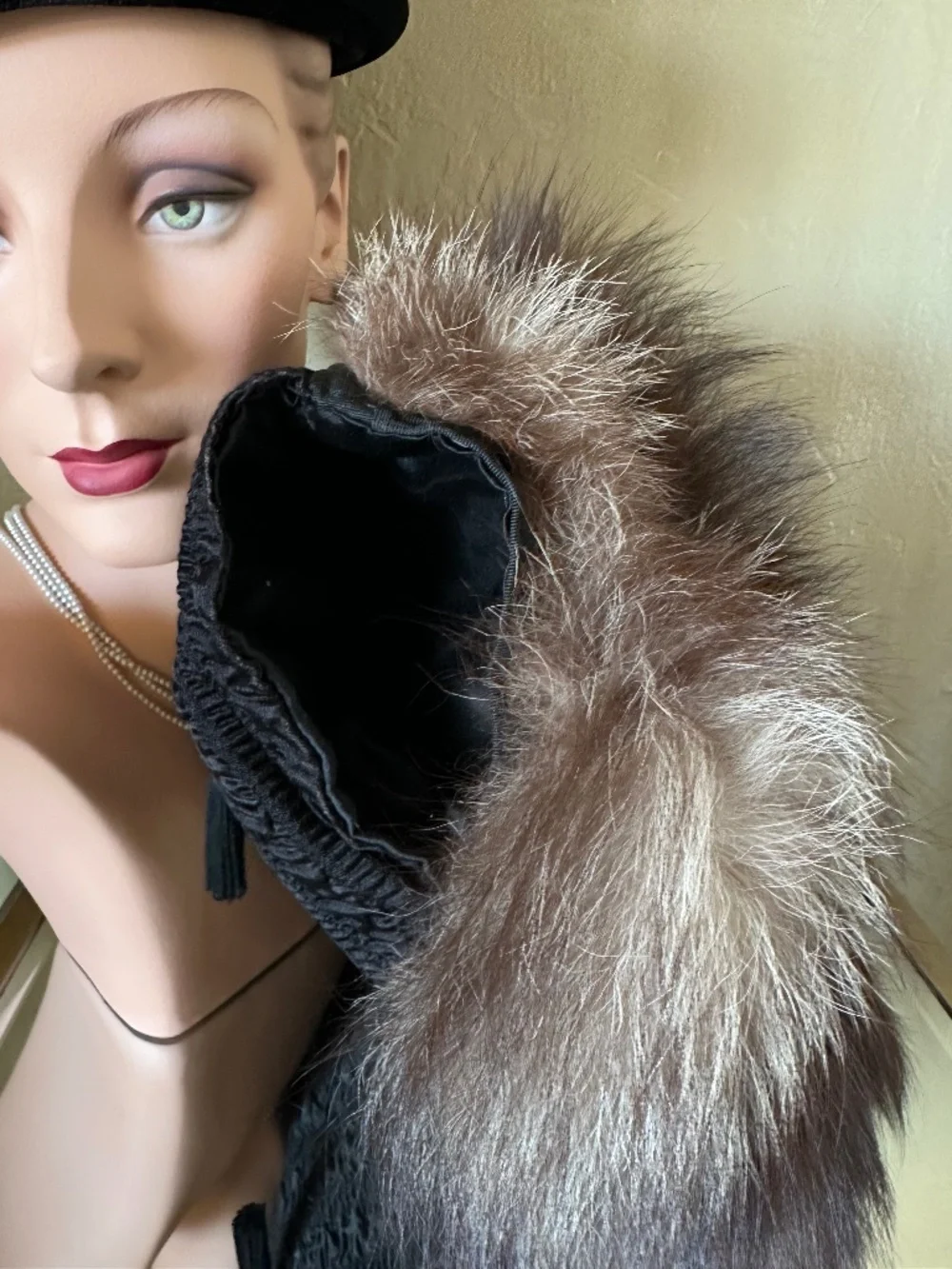 COLLECTION WORTHY SILVER FOX/VELVET HAT & MUFF